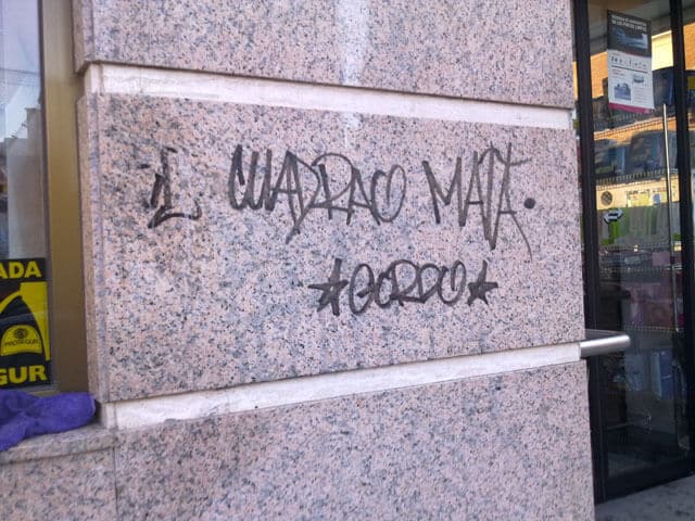 Grafitti antes de limpieza