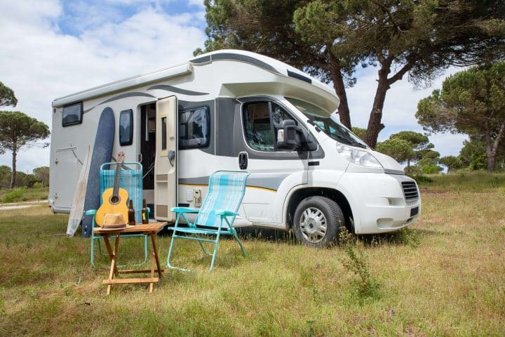 Cómo limpiar el depósito de aguas grises de una autocaravana